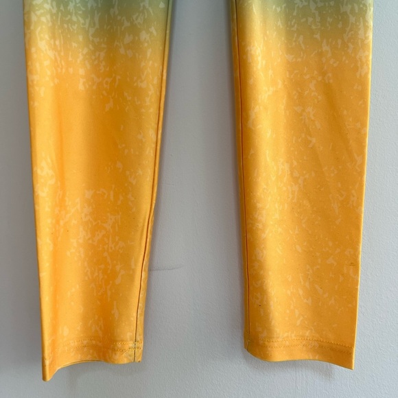 Zubaz NFL Team Apparel San Diego Chargers Distressed Gradient Leggings, size M - Picture 5 of 10